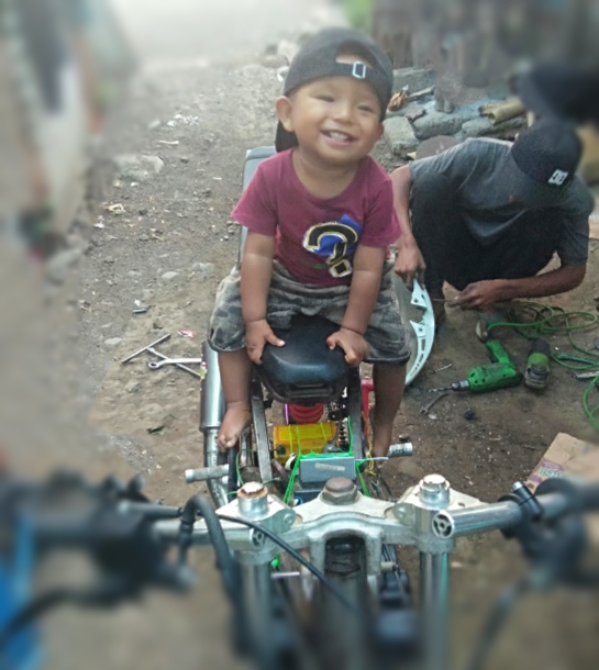 ADM99_racing_familly