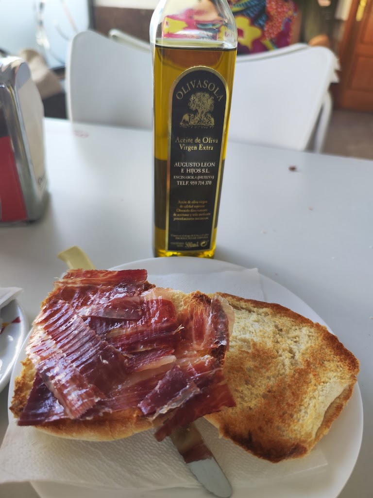 Cafe Bar La Dehesa — Comida y bebida