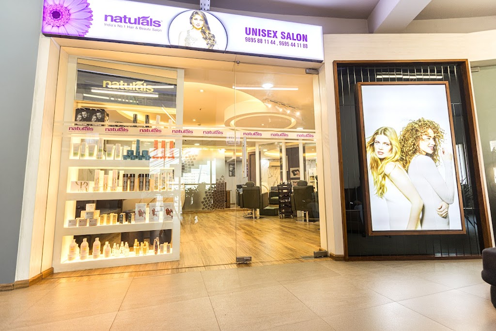 Naturals Calicut Unisex Salon