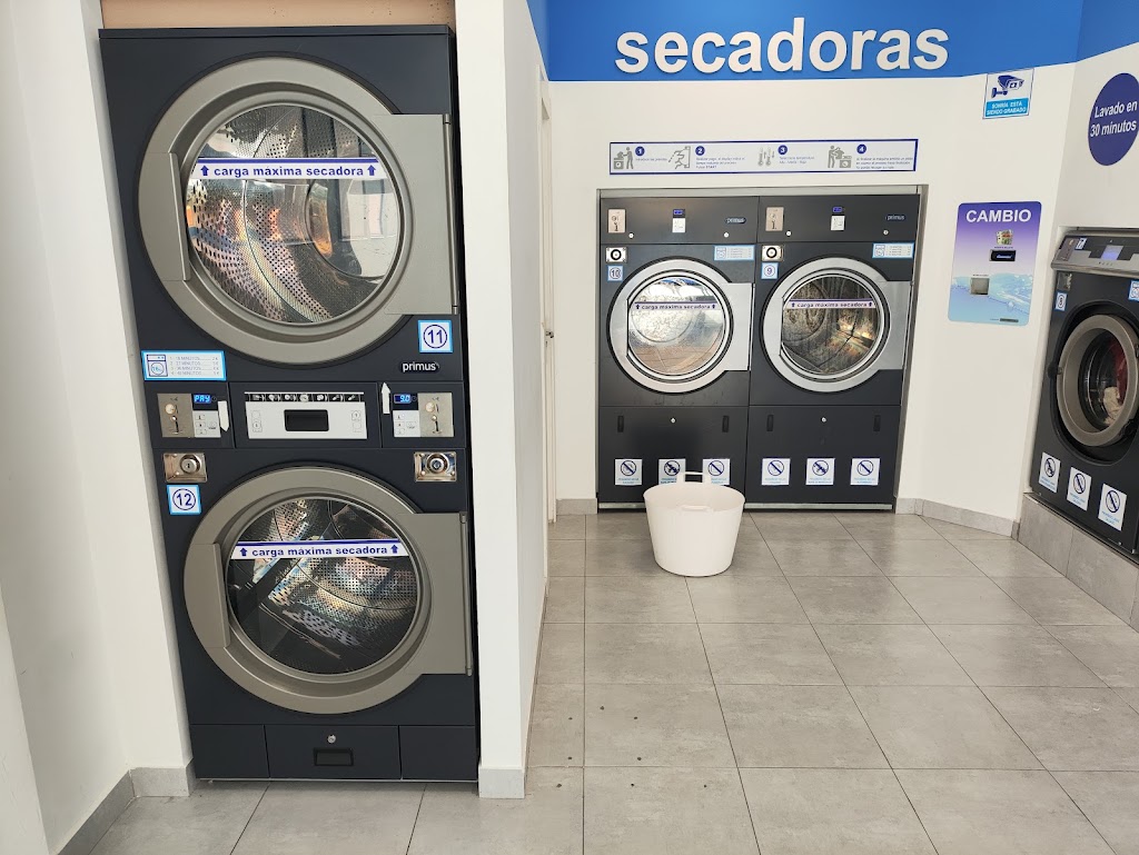 Lacolada Roquetas Lavanderia autoservicio