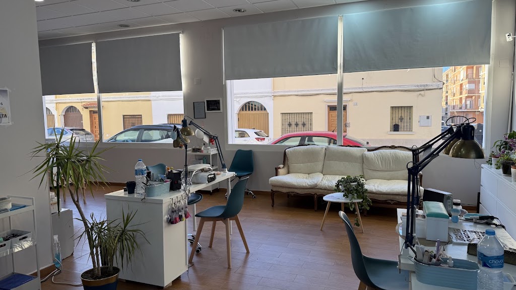 B&N Academy Patricia merchante — Interior