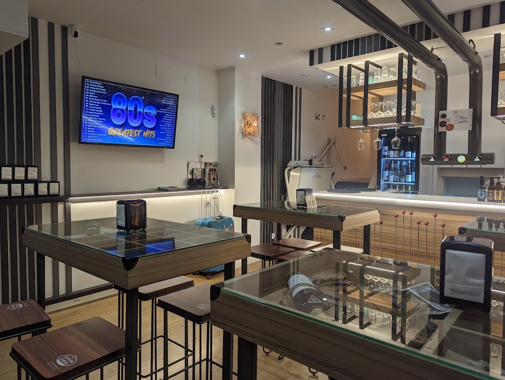 La Sastreria Bar Cerveceria — Ambiente