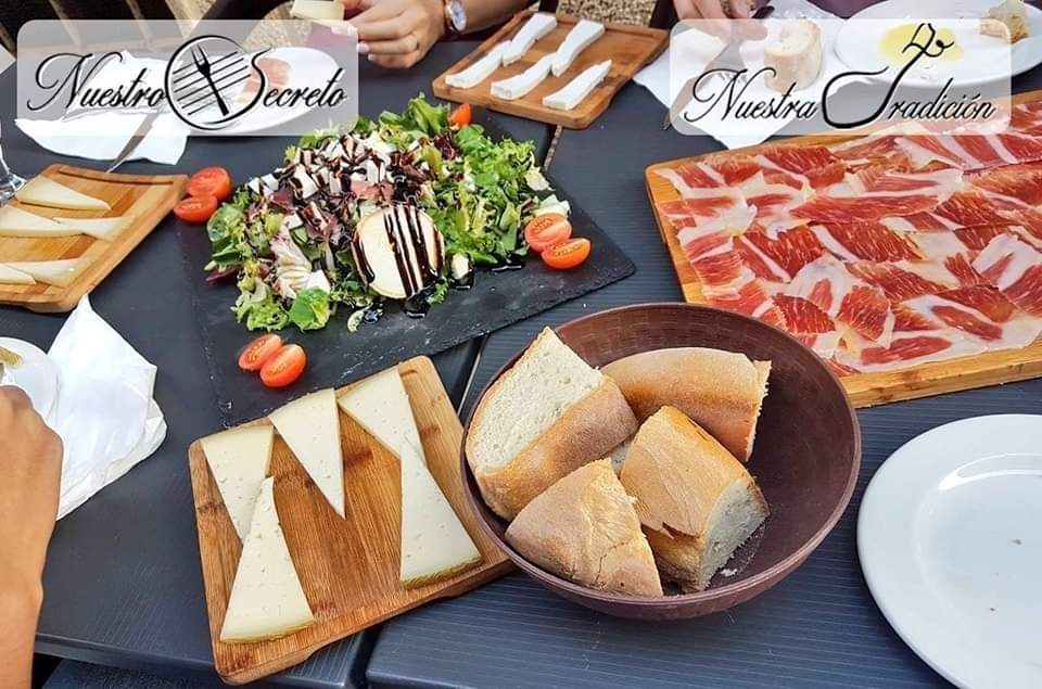 Nuestra Tradicion — Comida y bebida