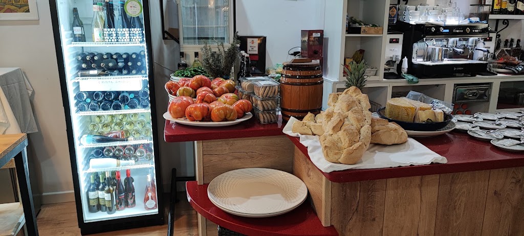 Restaurante La esquinita te espero — Comida y bebida