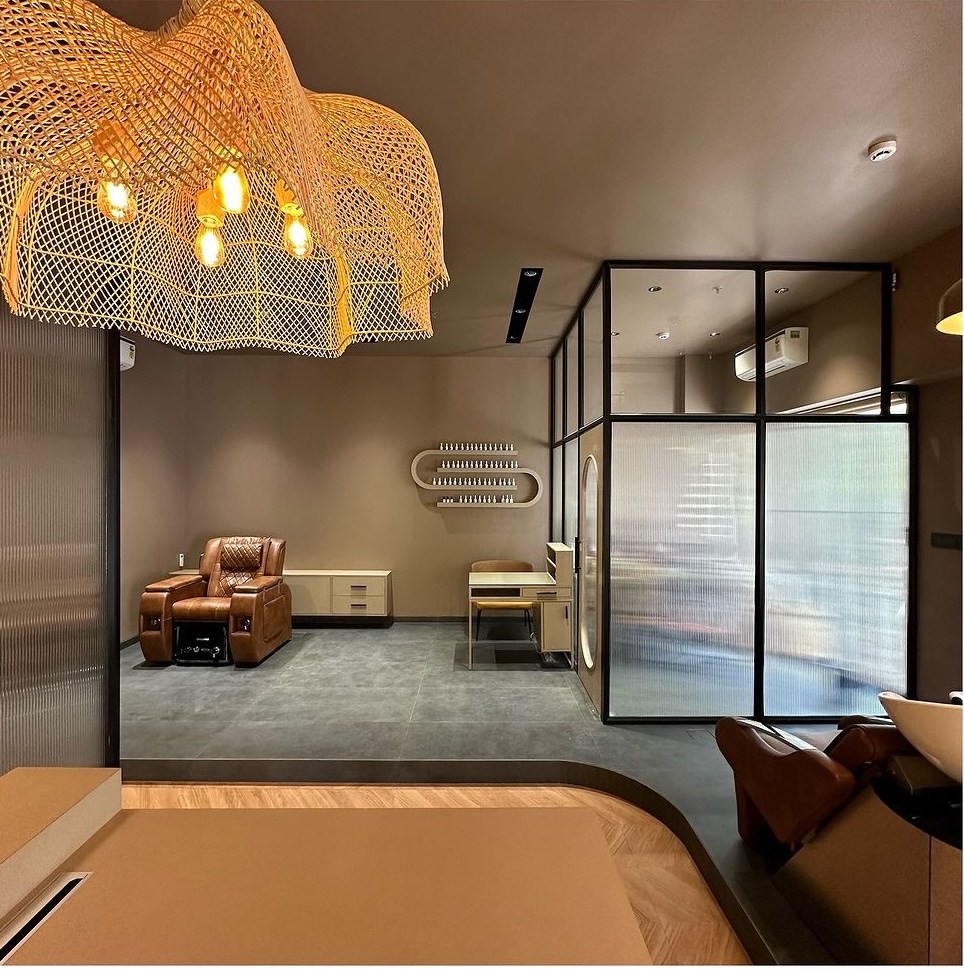 Arzoyi Unisex Salon Academy