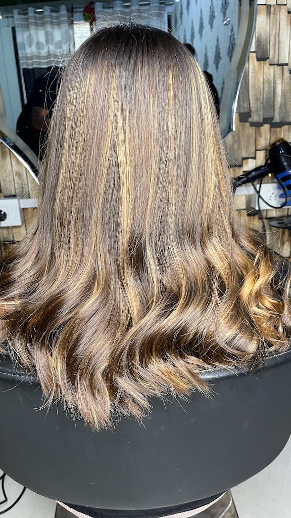 M Glam Beauty Make Up Studio