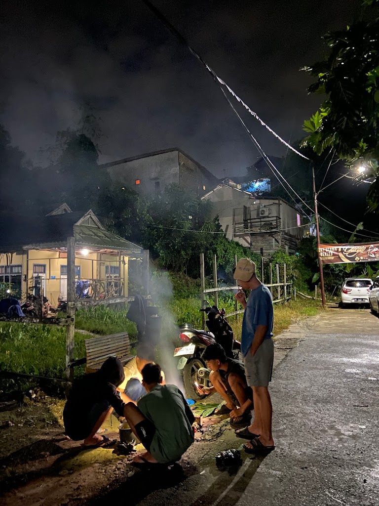 RUMAH BAPA NASMI AHOYY