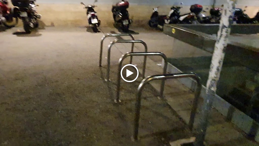 Aparcabicis al Mercat Central — Videos