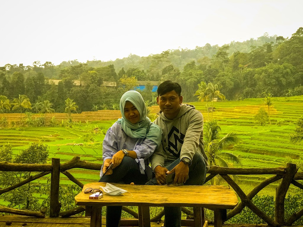 Wisata Alam Batu Badak