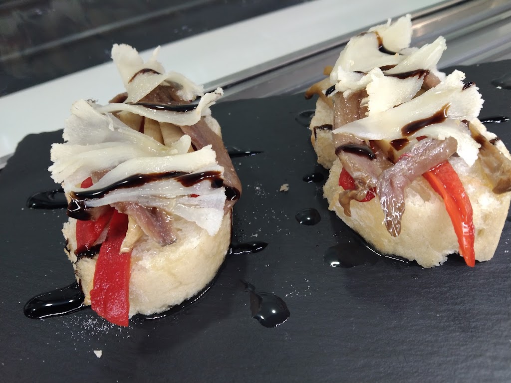 Bar Ganeko — Comida y bebida