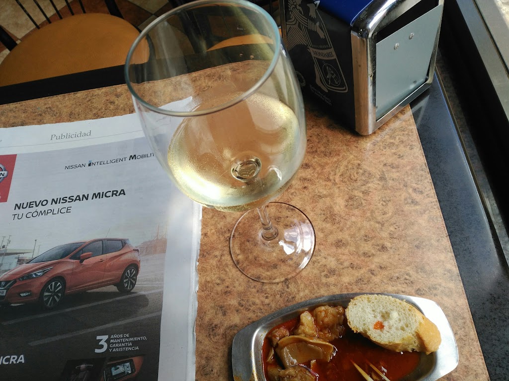 Bar Santi — Comida y bebida