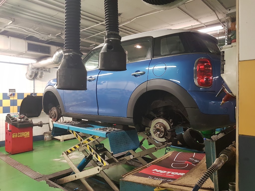 Taller MotorTown Asturias Gijon — Interior