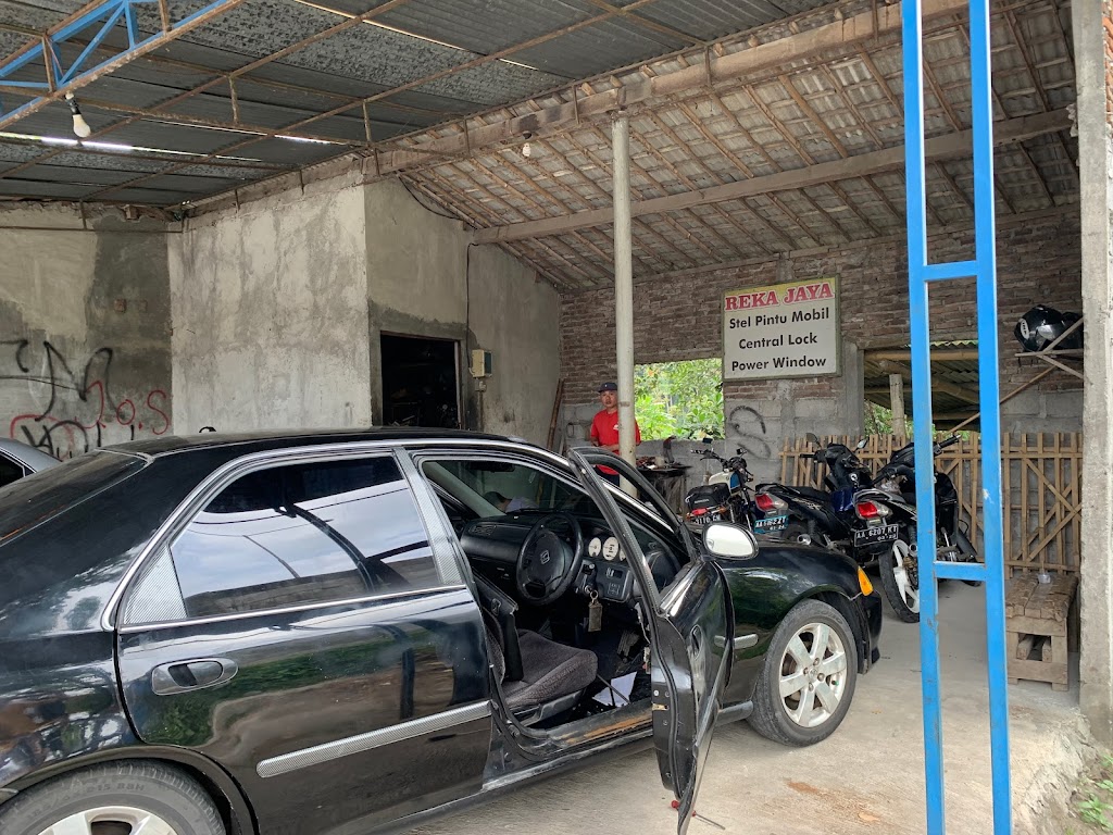 Bengkel Pintu Mobil "Reka Jaya"