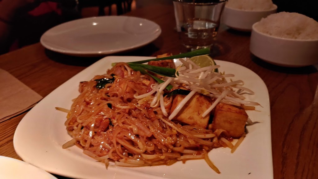 Bai Tong Thai Street Cafe