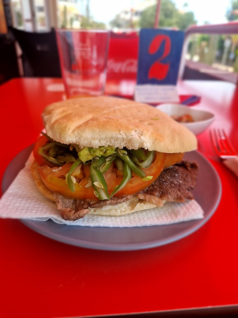 Bar Semaforo — Comida y bebida