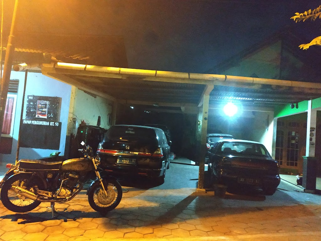 Bengkel Mobil Daroji(ꦧꦺꦁꦏꦺꦭ꧀ꦩꦺꦴꦧꦶꦭ꧀ꦝꦫꦺꦴꦗꦶ)
