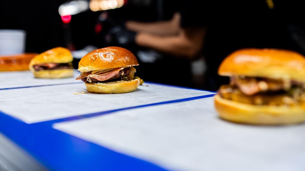 Monkey Burger — Comida y bebida