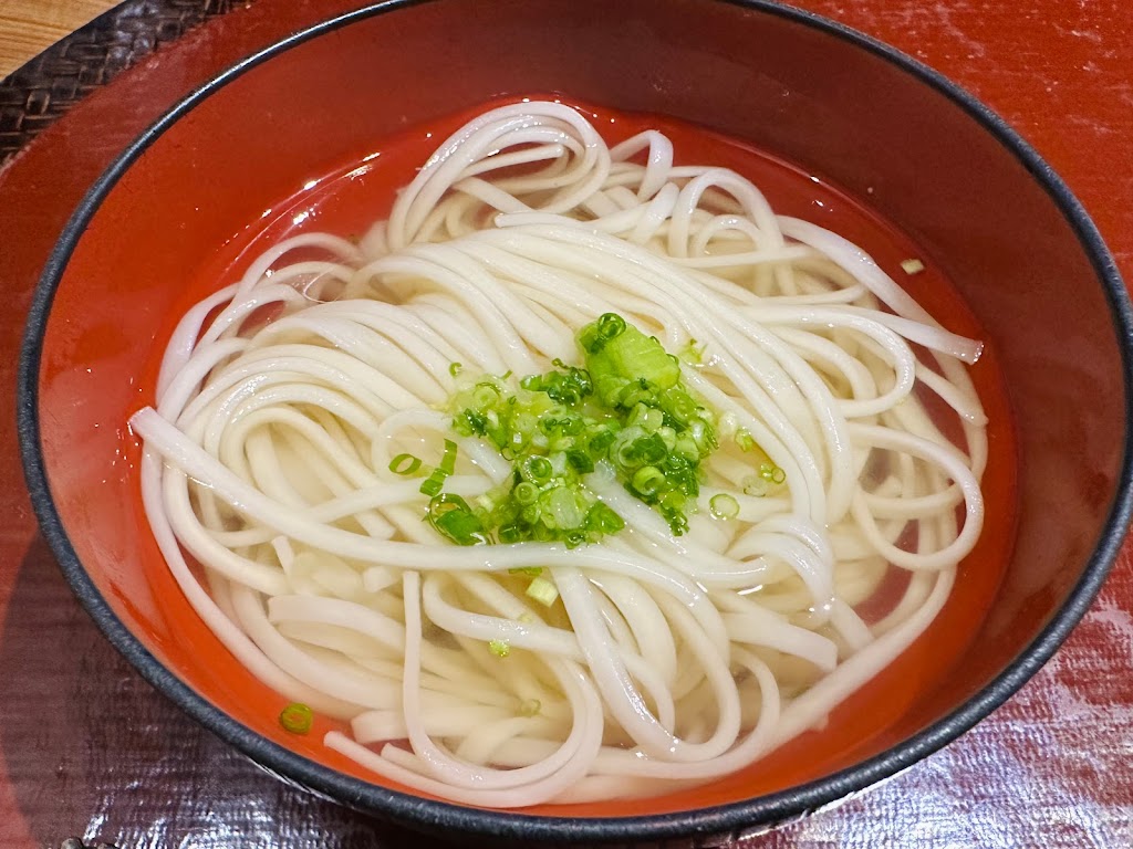 坐著做。壽司本館 的照片