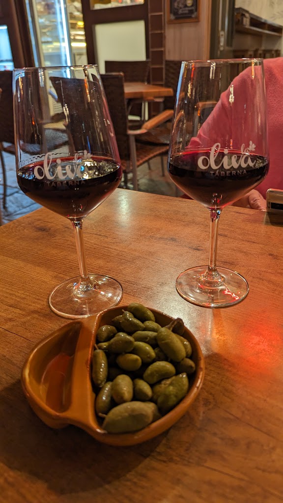 La Oliva Taberna — vino tinto