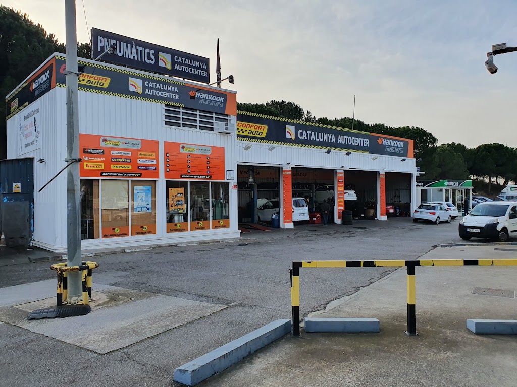 Catalunya Auto Center — Exterior