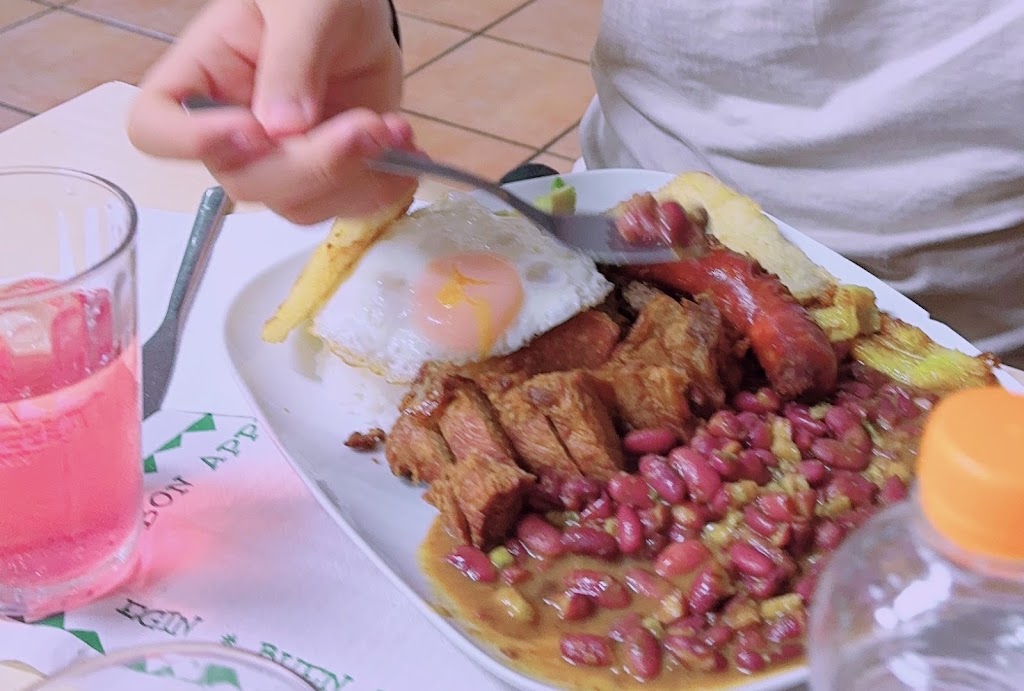 Portal de Cocora — Bandeja paisa