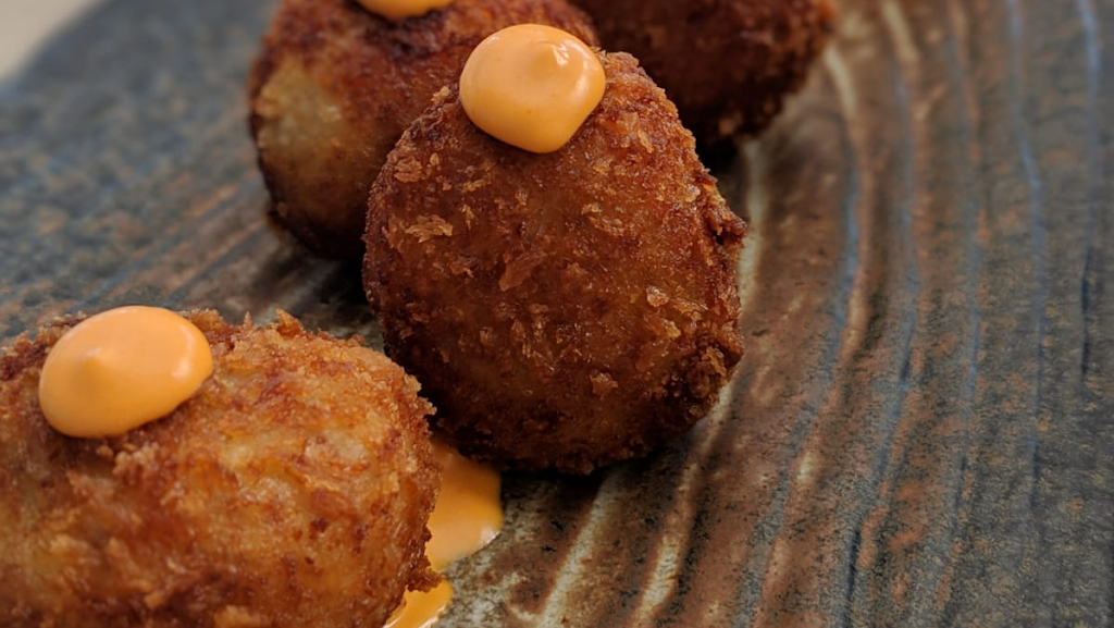 Restaurante ALILIAN — Comida y bebida