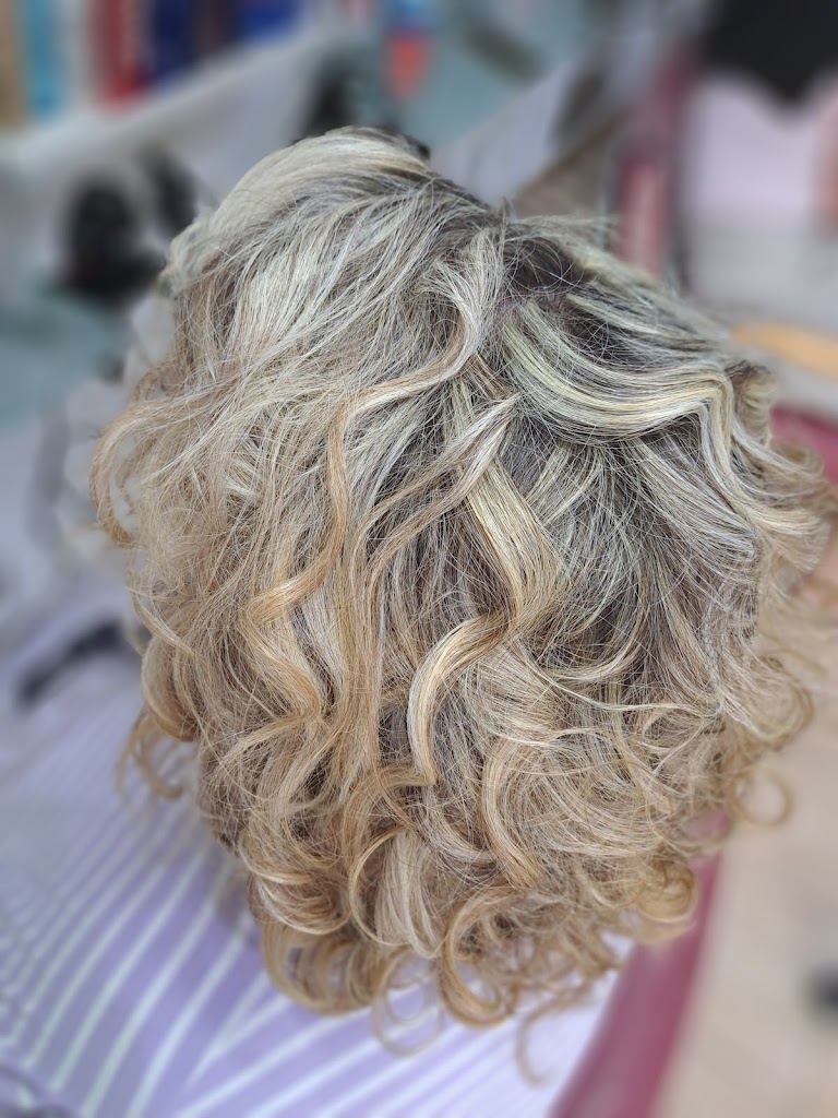 Carmen Garcia Peluqueria y Estilistas