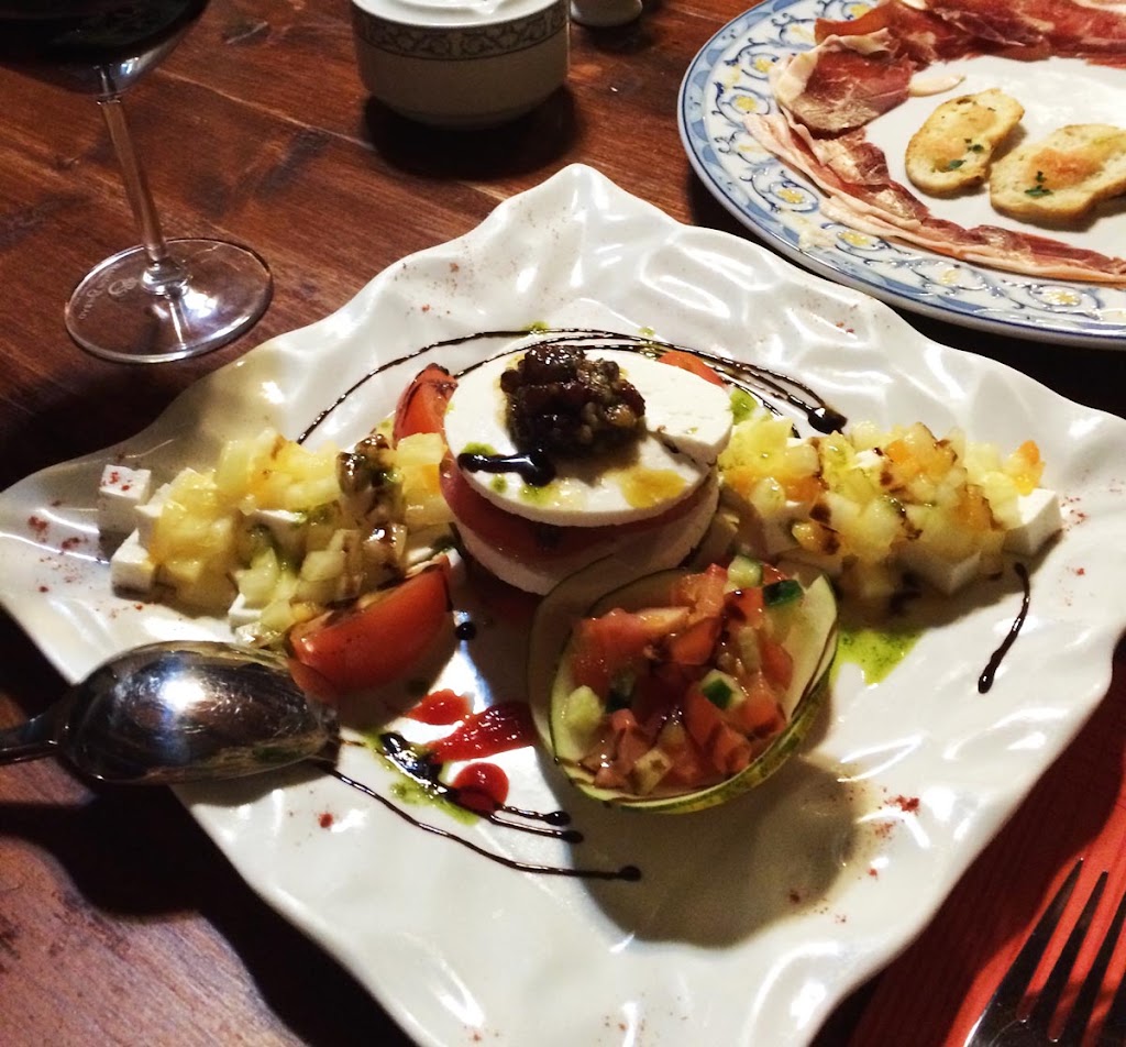 Restaurante Mahoh — Comida y bebida