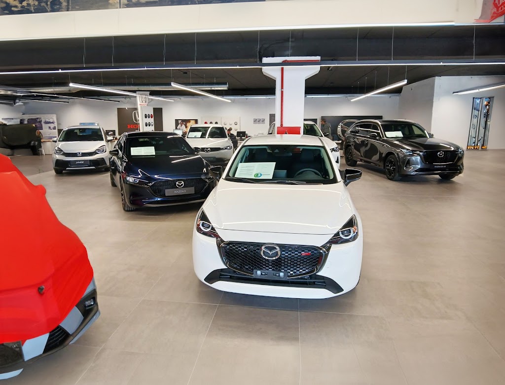 Concesionario Oficial Mazda Mogacar Madrid - Alcobendas (dentro Parque Comercial Rio Norte) — Interior