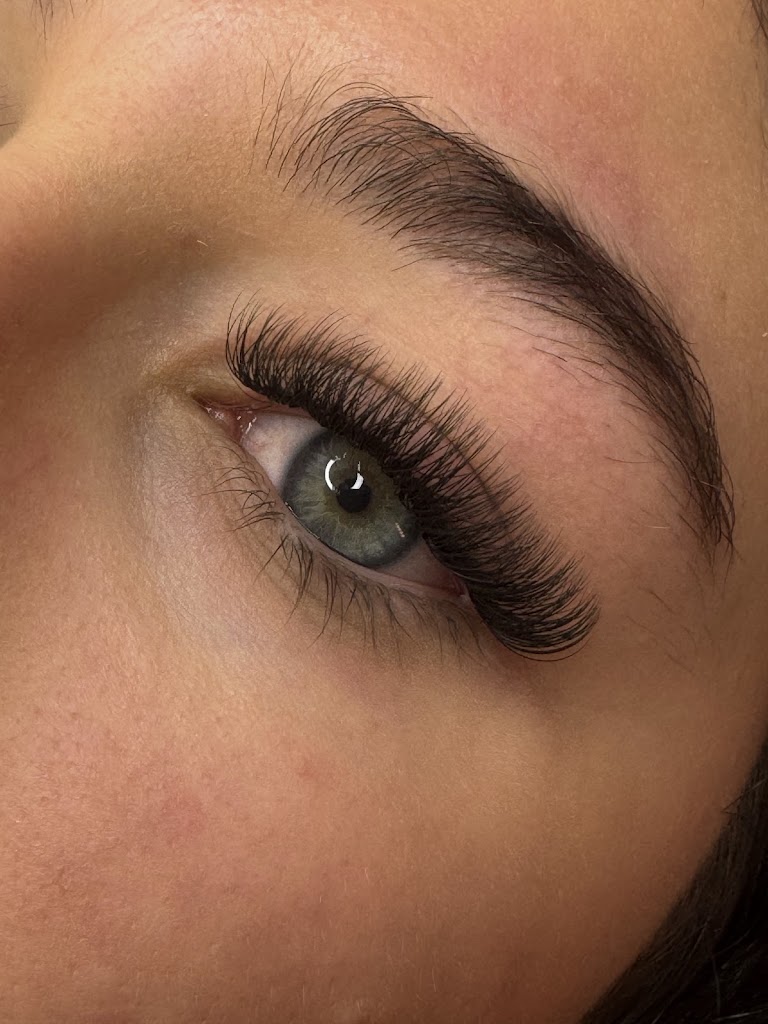Candy25 nails & lashes — Del propietario