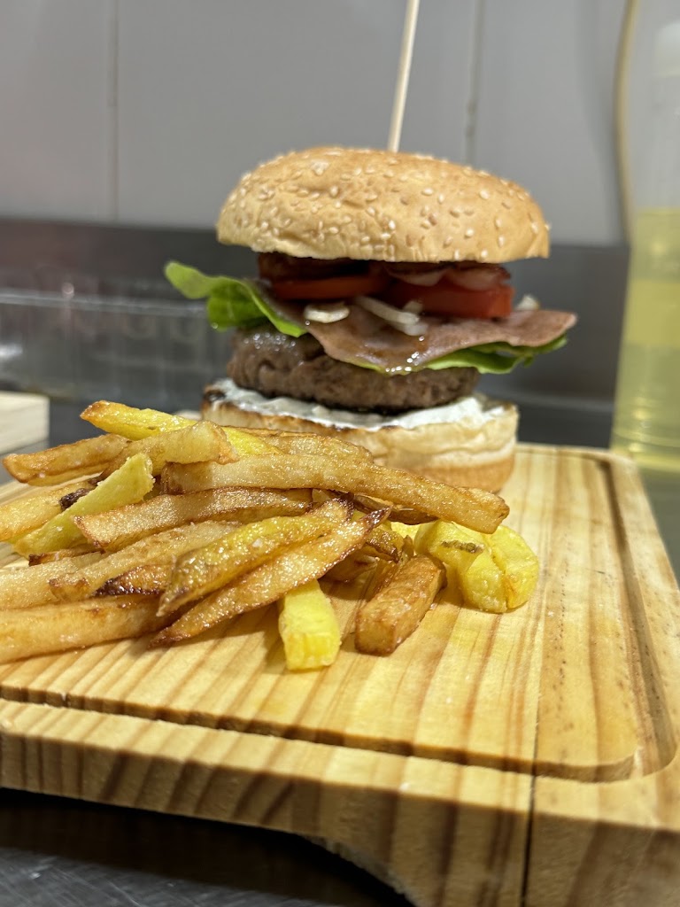 Bar restaurante El Dorado — Comida y bebida