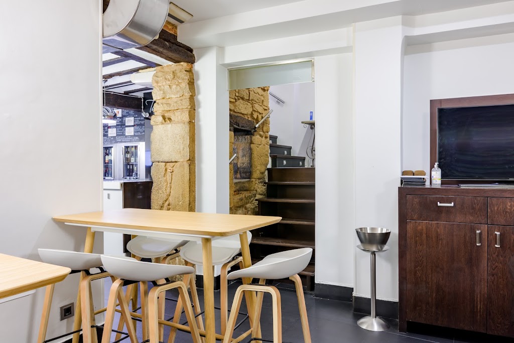 Tastavin Vinos y Pinchos — Ambiente