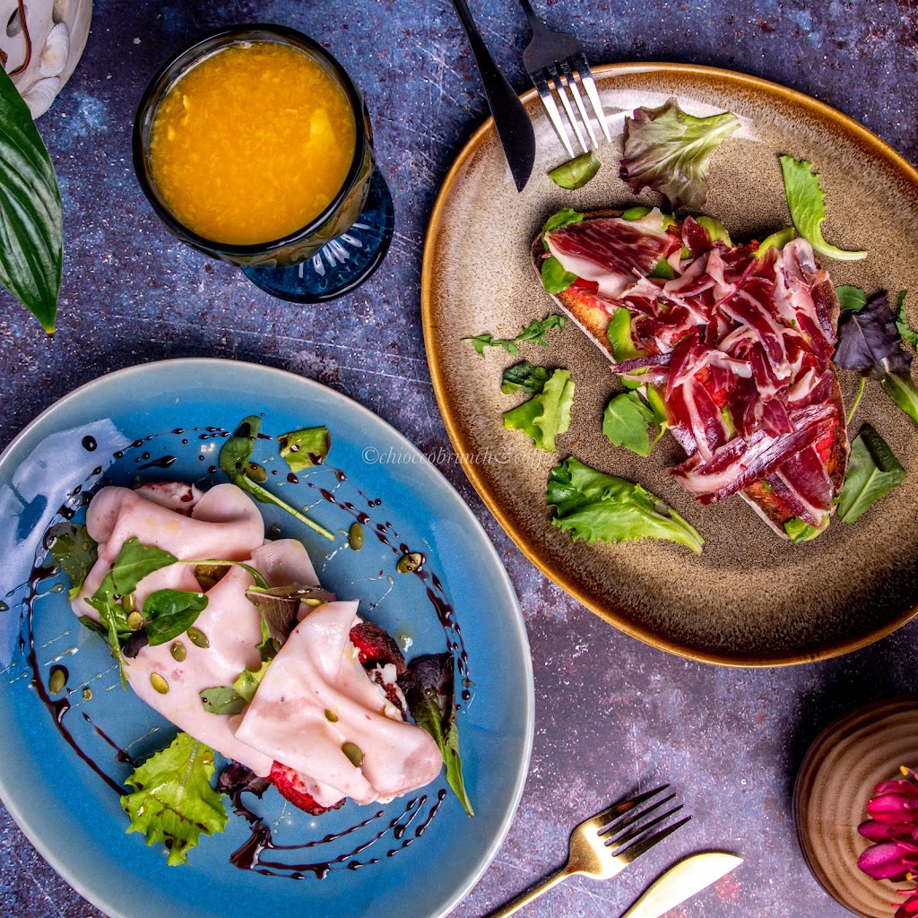 Chiocco Brunch & Coffee — Comida y bebida