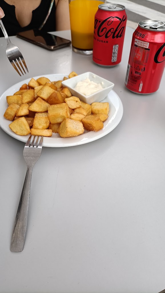 Lucky Bar — Comida y bebida
