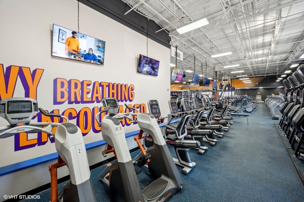  Crunch Fitness - Perimeter