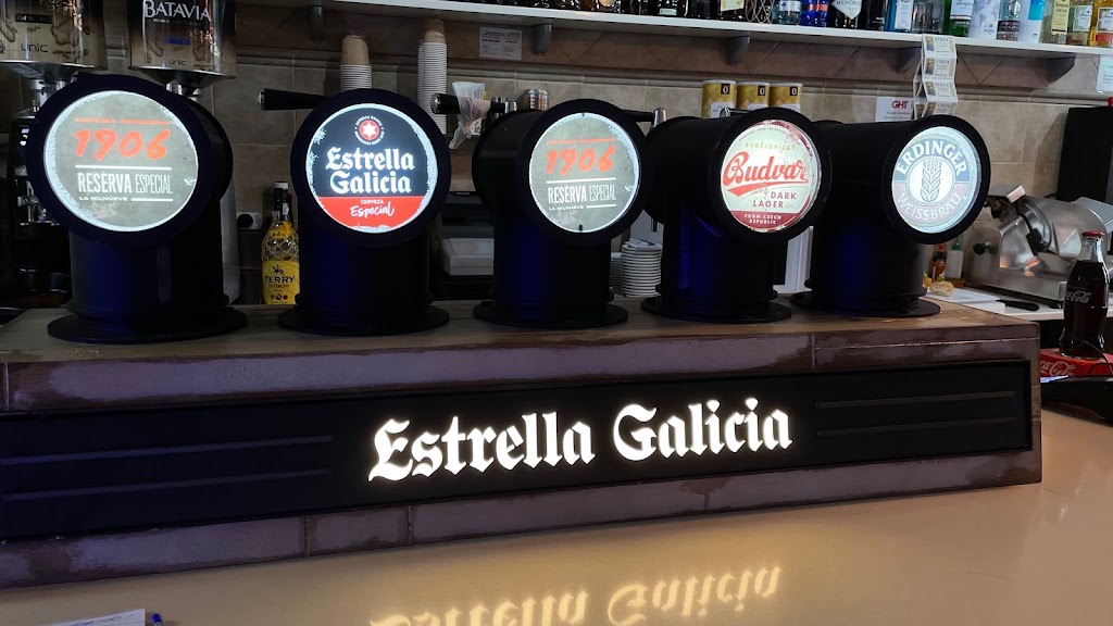 Bar Cerveceria Sant Just — Comida y bebida