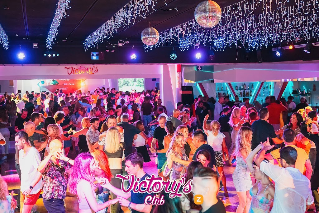 Victorys. Escuela de baile. Bachata, Salsa, Kizomba..