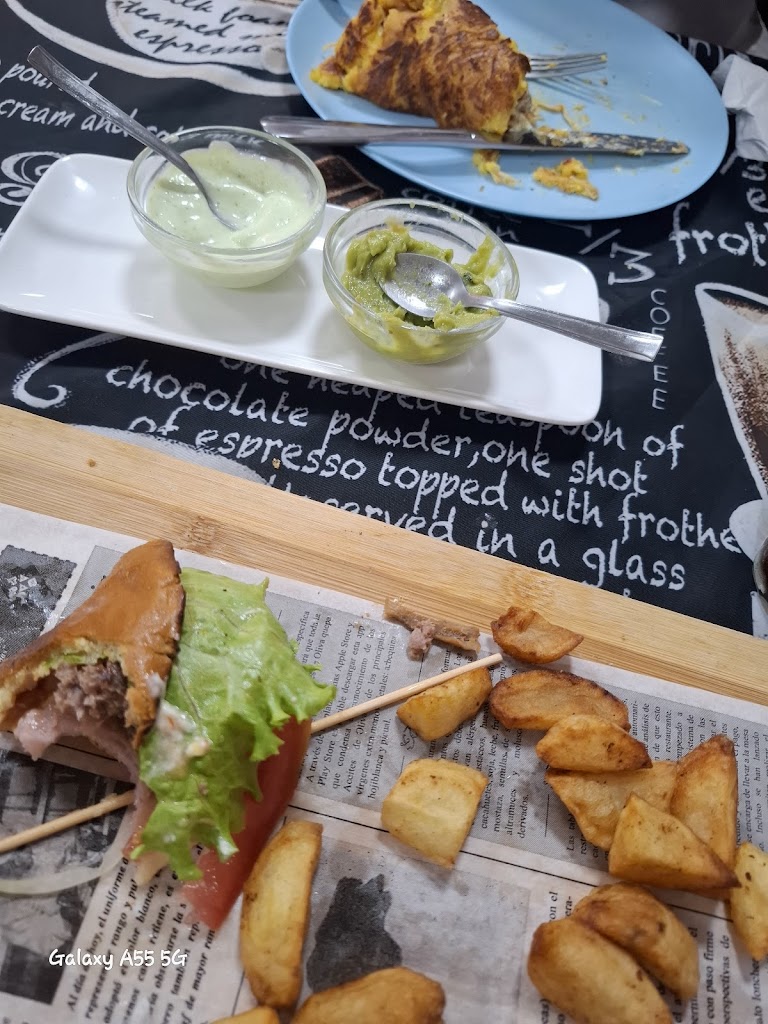 Bar & Cafeteria 4 Esquinas