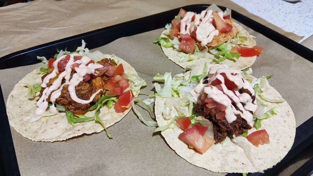 TOTOPO Barakaldo Mexican Food — Comida y bebida