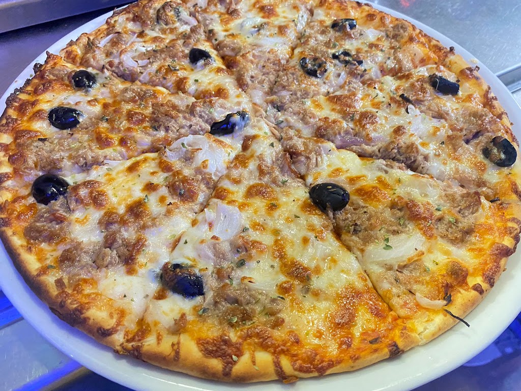 Capri Restaurant Pizzeria Kebab — Pizza
