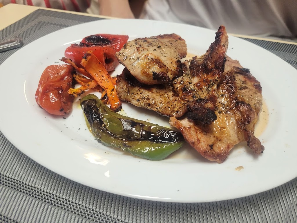 Bar Restaurante Los Faroles — Comida y bebida