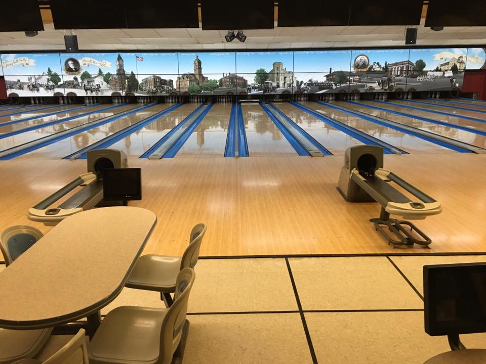  Les & Jim's Lincoln Lanes