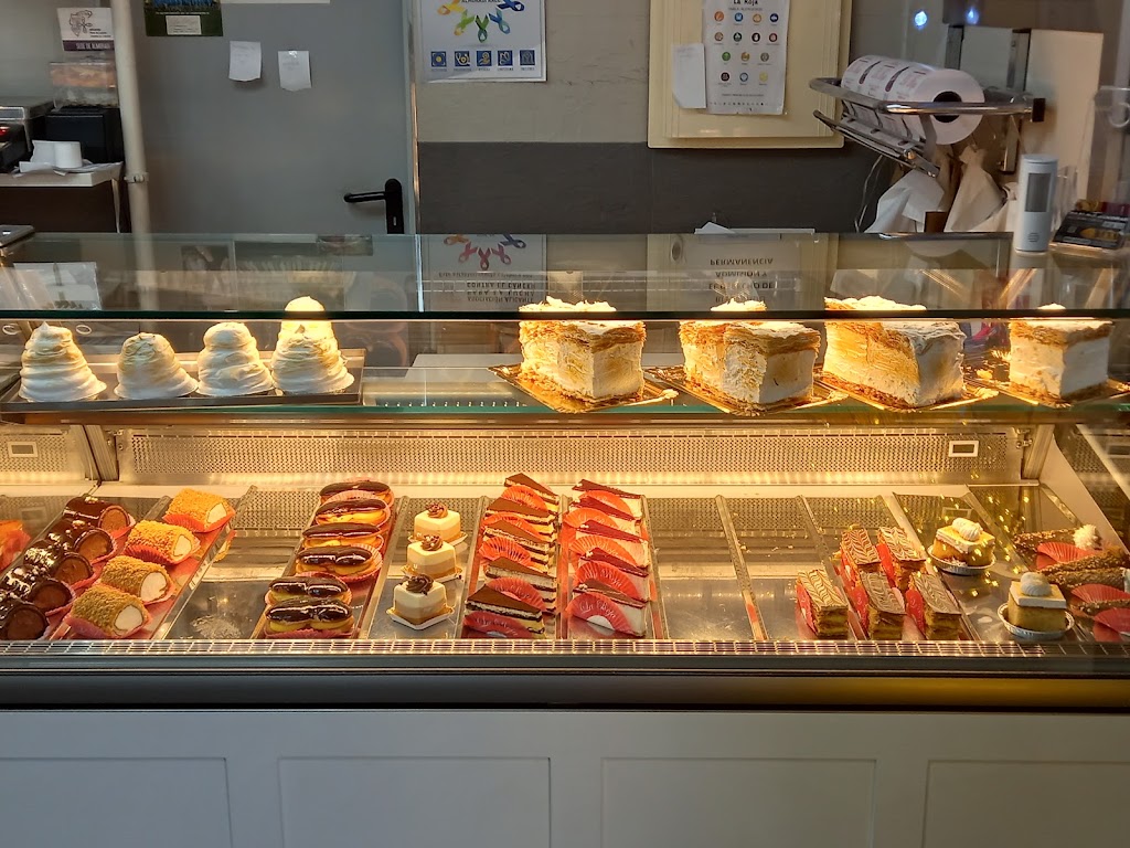 Pasteleria la Roja — Horneado