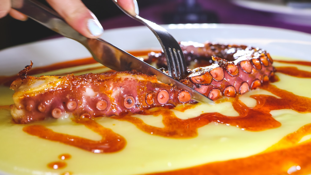 Restaurante Nou roca — Comida y bebida
