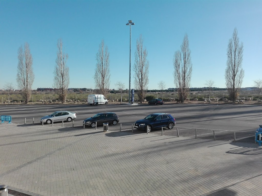 Parking exterior Kinepolis