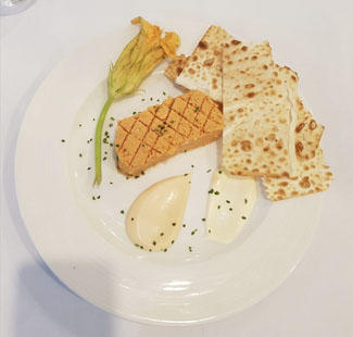 Reverso Restaurante — Comida y bebida