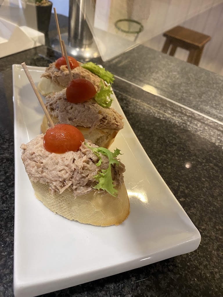 Samaniego Cafe-Bar — Comida y bebida
