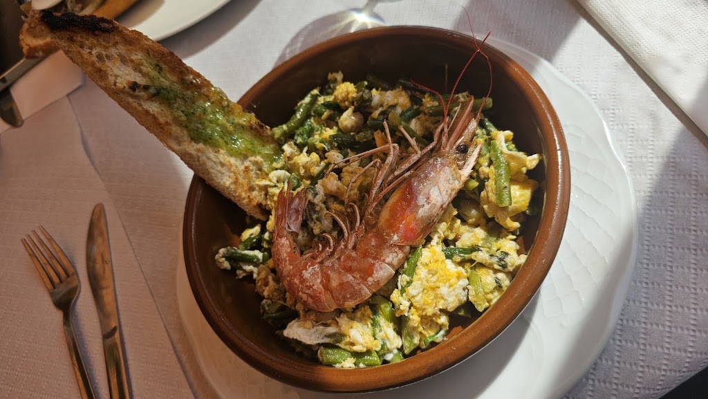 Restaurante La Tropa — Comida y bebida