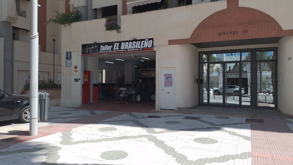 El Brasileno — Exterior