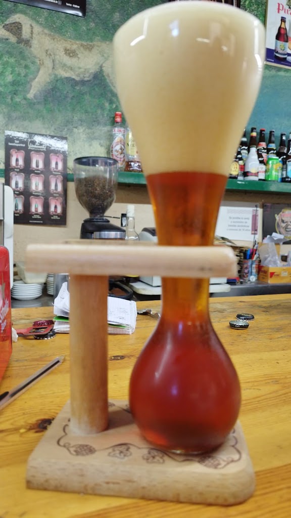 Bar Doble As cerveceria — Comida y bebida